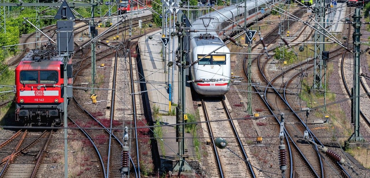 Deutschland hinkt bei Schieneninvestitionen weiter hinterher (Foto: AdobeStock - Björn Wylezich 444788060)
