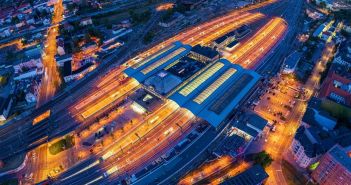 Halle (Saale) Hbf und Nordhorn: Bahnhöfe des Jahres 2022 (Foto: AdobeStock - Mathias Weil 375686561)