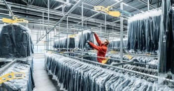 DB Schenker bewältigt den Ansturm an Bestellungen DB Schenker bereitet sich auf den Ansturm vor (Foto: DB Schenker. Lauren Wallenberg)