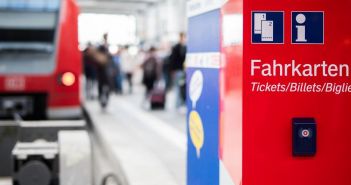 PRO BAHN verabschiedet Resolution für kundenorientierte Digitalisierung im (Foto: AdobeStock - Wellnhofer Designs - 538280391)
