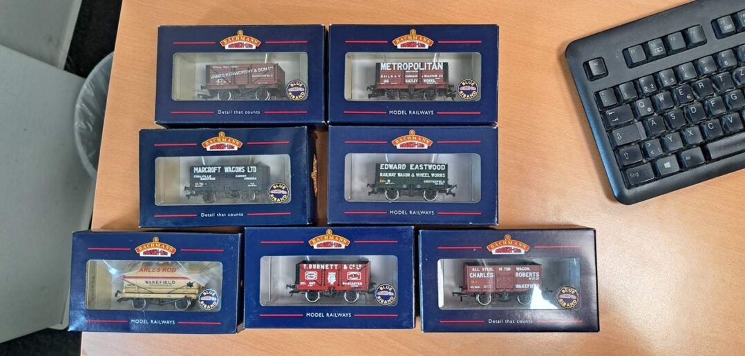 Bachmann Branch Line - Model Railways "Blue Riband"