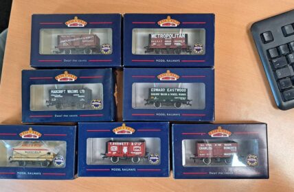 Bachmann Branch Line - Model Railways "Blue Riband"